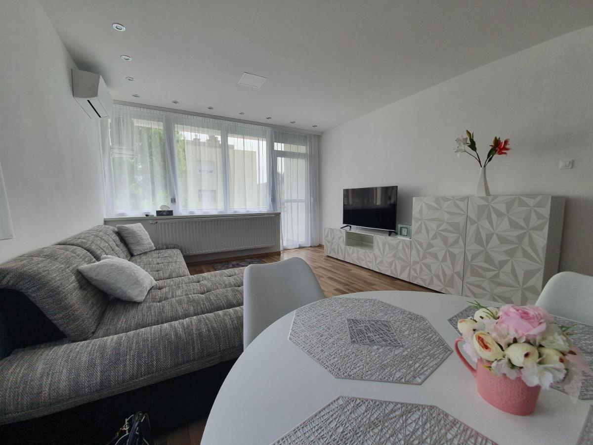 Matrix Apartman Bekescsaba Eksteriør billede